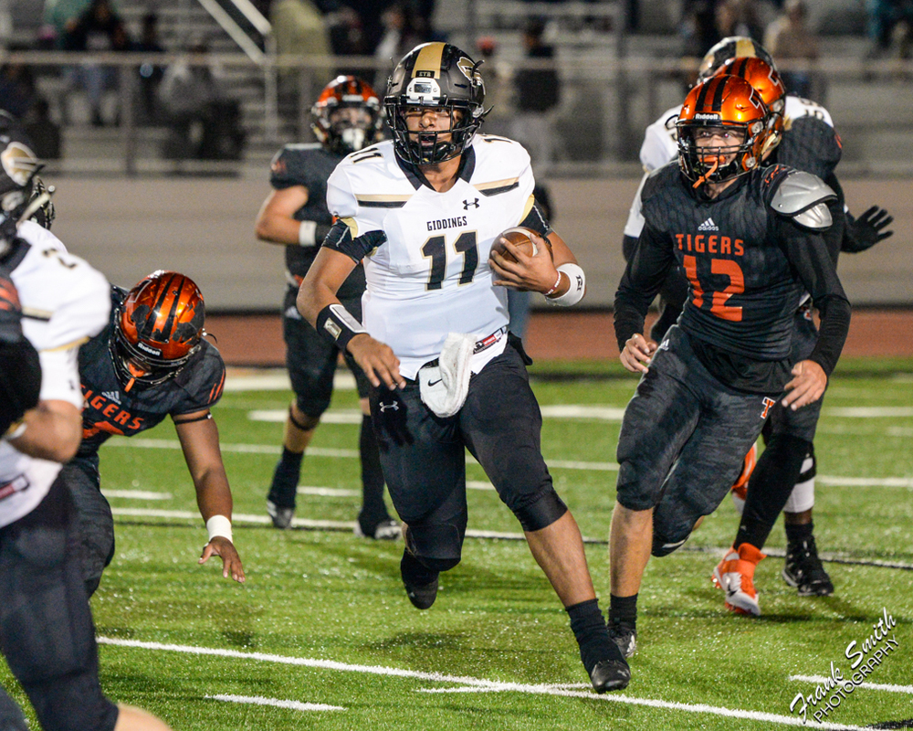 GHS student athlete Alex De La Torre named KVUE Scholar Athlete of the Month